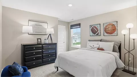 Bedroom - 8132 Augusta Creek Dr, Pendleton, IN 46064 photo 5 of 10