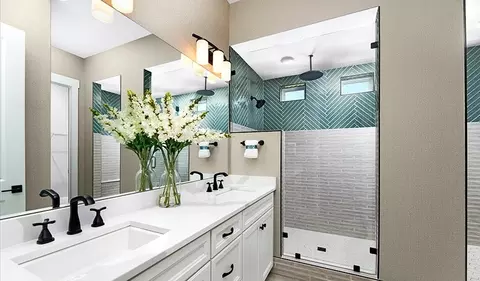 Bath - 967 N Falling Water Way, Eagle, ID 83616 photo 1 of 2