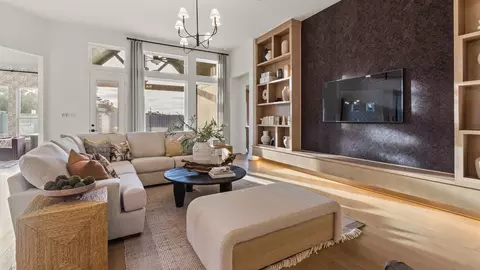 Living - 527 Coen Cain Dr, Rosenberg, TX 77471 photo 2 of 3