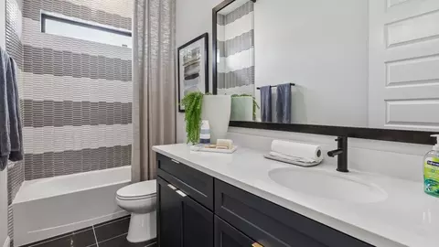 Bath - 527 Coen Cain Dr, Rosenberg, TX 77471 photo 8 of 9