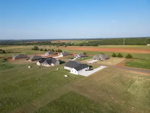 View/Area - 701 Still Mdws, Guthrie, OK 73044 photo 10 of 12