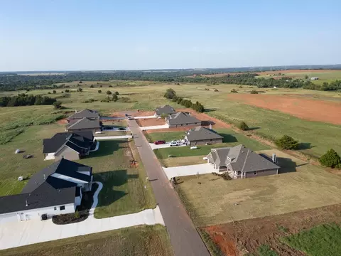 View/Area - 701 Still Mdws, Guthrie, OK 73044 photo 9 of 12