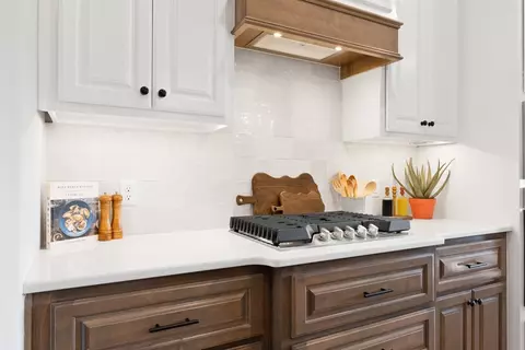 Kitchen - 701 Still Mdws, Guthrie, OK 73044 photo 8 of 8