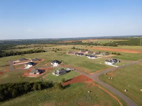View/Area - 701 Still Mdws, Guthrie, OK 73044 photo 6 of 12