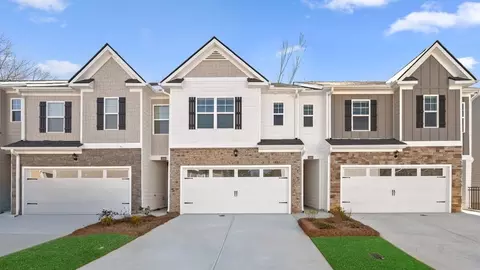 1318 Aura Ln, Lawrenceville, GA 30045