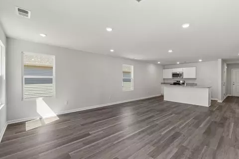 Living - 105 Foxford Dr, Conway, SC 29526 photo 2 of 5