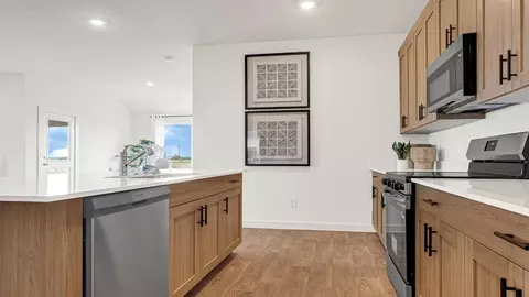 Kitchen - 1004 Switchgrass Ct, Sealy, TX 77474 photo 4 of 7