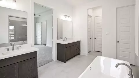 Bath - 137 Hickory Forest Ct, Willis, TX 77318 photo 2 of 2