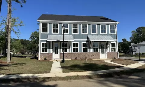 489 Martins Creek Blvd, Summerville, SC 29485
