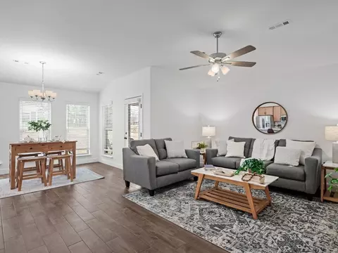Living - 200 W Seminole St, Strafford, MO 65757 photo 2 of 4