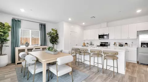 Dining - 980 Braxstyn Way W, Madera, CA 93636 photo 2 of 2