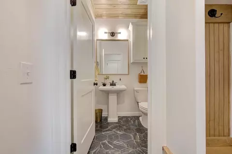 Entry Way - 7201 E Oakland St, Broken Arrow, OK 74014 photo 4 of 6