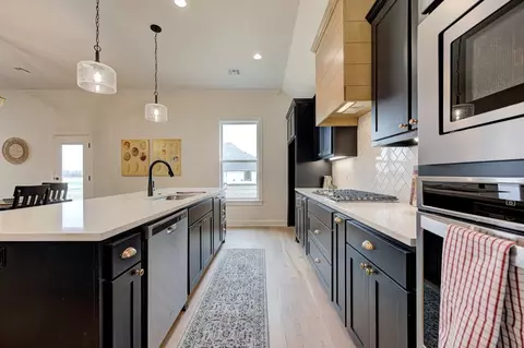 Kitchen - 7201 E Oakland St, Broken Arrow, OK 74014 photo 5 of 8