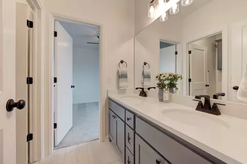 Bath - 7201 E Oakland St, Broken Arrow, OK 74014 photo 6 of 7