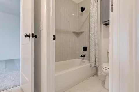 Bath - 7201 E Oakland St, Broken Arrow, OK 74014 photo 7 of 7