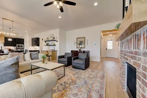 Living - 7201 E Oakland St, Broken Arrow, OK 74014 photo 5 of 5