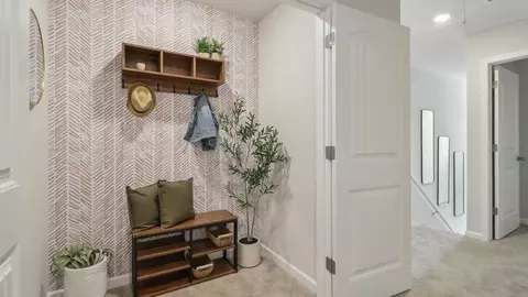 Entry Way - 2289 Jamin Bnd, Lithonia, GA 30058 photo 7 of 16