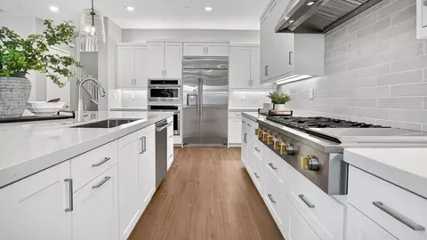 Kitchen - 25172 Captain Way, Stevenson Ranch, CA 91381 photo 2 of 4