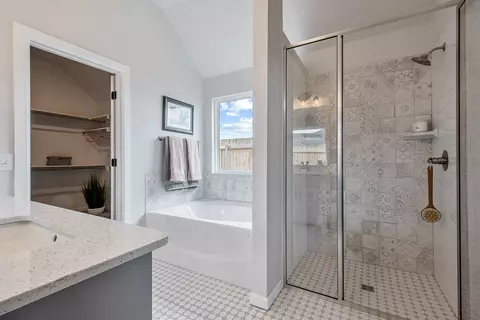 Bath - 16140 Tall Grass Dr, Moore, OK 73170 photo 5 of 9