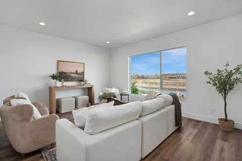 Living - 732 S Calhoun Ln, Star, ID 83669 photo 9 of 11