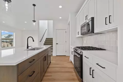 Kitchen - 732 S Calhoun Ln, Star, ID 83669 photo 5 of 14
