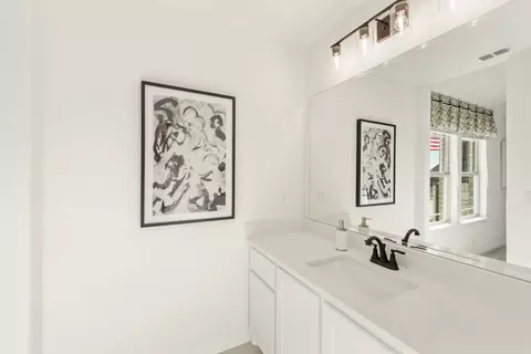 Bath - 112 Sweetwater Dr, Commerce, TX 75428 photo 4 of 6