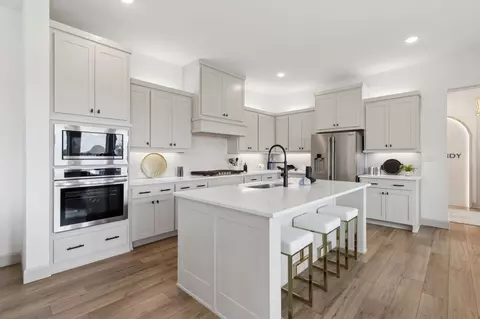 Kitchen - 400 Dover Mews, Celina, TX 75009 photo 2 of 4