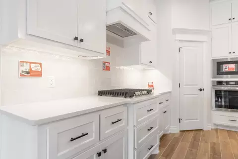 Kitchen - 701 Still Mdws, Guthrie, OK 73044 photo 6 of 14
