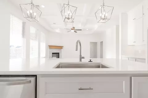 Kitchen - 701 Still Mdws, Guthrie, OK 73044 photo 9 of 14