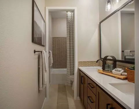Bath - 8097 Blue River Dr, Vallejo, CA 94591 photo 6 of 18