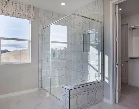Bath - 8097 Blue River Dr, Vallejo, CA 94591 photo 16 of 18
