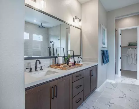 Bath - 8097 Blue River Dr, Vallejo, CA 94591 photo 8 of 18