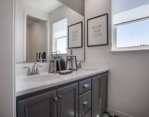 Bath - 8097 Blue River Dr, Vallejo, CA 94591 photo 5 of 18