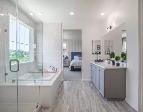 Bath - 8097 Blue River Dr, Vallejo, CA 94591 photo 2 of 18