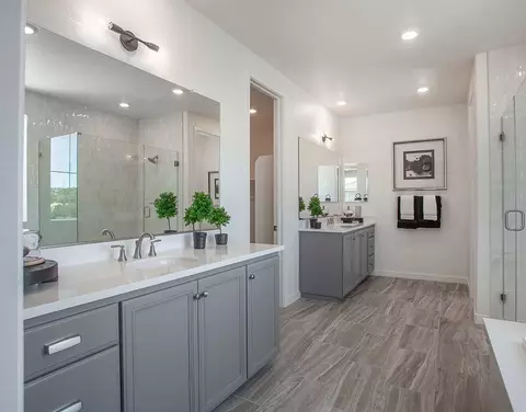 Bath - 8097 Blue River Dr, Vallejo, CA 94591 photo 4 of 18