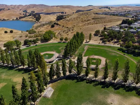 View/Area - 8097 Blue River Dr, Vallejo, CA 94591 photo 4 of 10