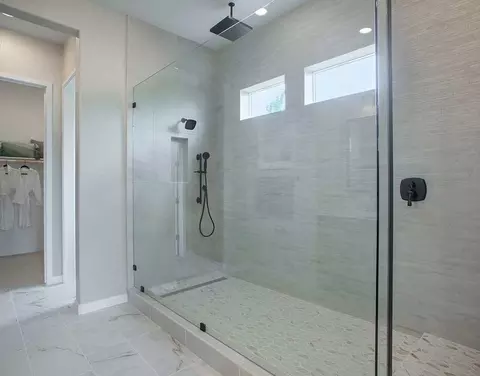 Bath - 8097 Blue River Dr, Vallejo, CA 94591 photo 10 of 18
