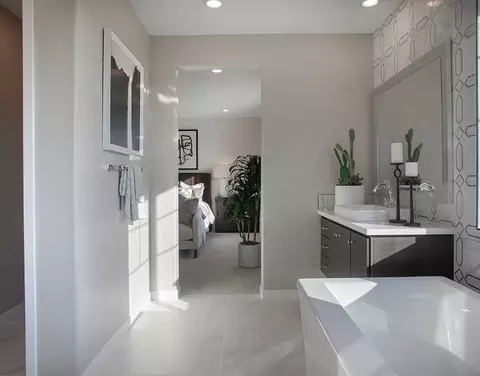 Bath - 8097 Blue River Dr, Vallejo, CA 94591 photo 14 of 18