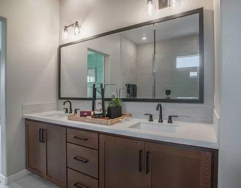 Bath - 8097 Blue River Dr, Vallejo, CA 94591 photo 9 of 18