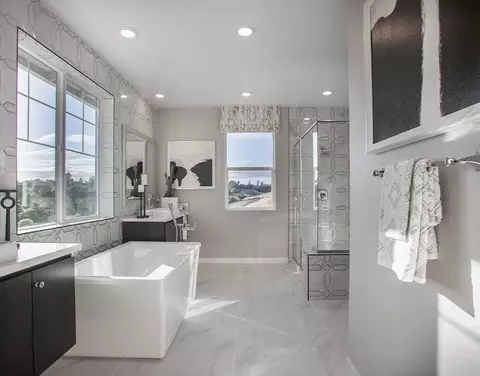 Bath - 8097 Blue River Dr, Vallejo, CA 94591 photo 15 of 18