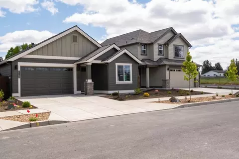 Exterior - 61124 NE Cobalt St, Bend, OR 97701 photo 5 of 6