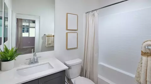Bath - 865 Cheyne Loop UNIT 2, Chula Vista, CA 91911 photo 2 of 5