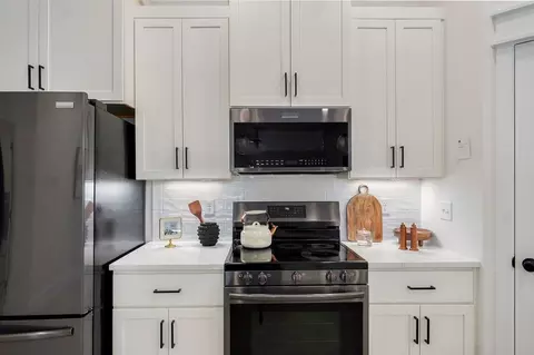 Kitchen - Theo Grey Ave, Duenweg, MO 64841 photo 2 of 6