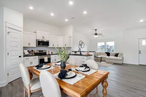 Dining - Theo Grey Ave, Duenweg, MO 64841 photo 5 of 5