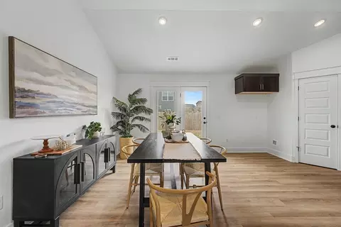 Dining - Theo Grey Ave, Duenweg, MO 64841 photo 3 of 5