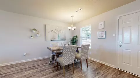 Dining - 2216 Centennial Valley Dr, Benton, AR 72019 photo 1 of 2