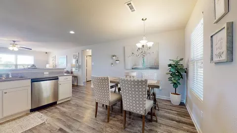 Dining - 2216 Centennial Valley Dr, Benton, AR 72019 photo 2 of 2