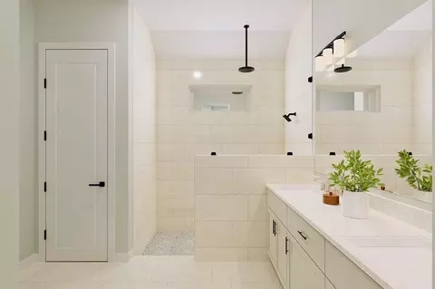 Bath - 9415 Forest Ground Ave, Conroe, TX 77301 photo 2 of 5