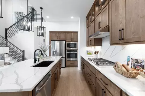 Kitchen - 317 Vale Run, Kyle, TX 78640 photo 6 of 9