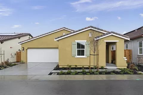 2171 White Oak Dr, Hollister, CA 95023